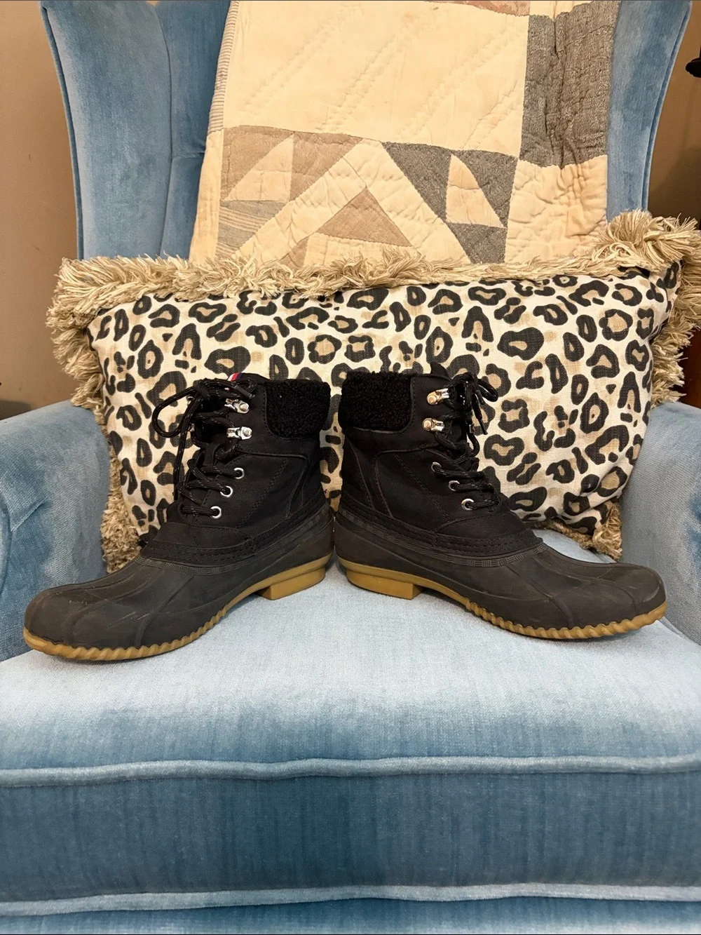 Tommy Hilfiger Black Women's Insulated Lace-Up Duck Boots